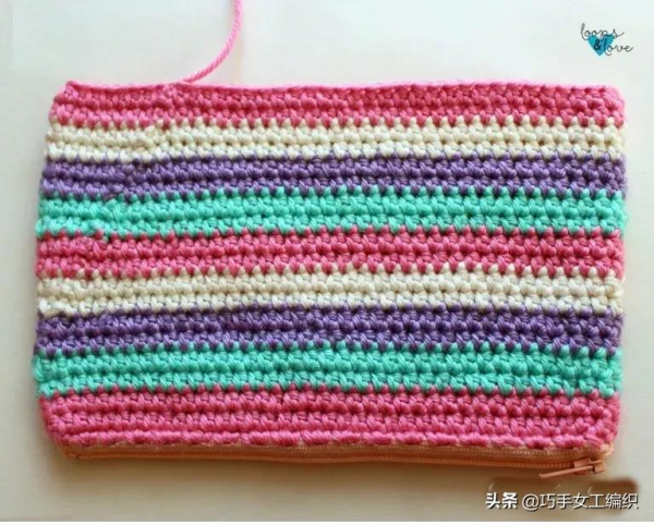 舊衣褲的拉鍊剪下來後，用鉤針戳一圈就有無數的收納