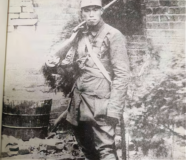 彭總不為人知的一面，罵了梁興初後，覺得不太妥，找人帶話安慰他