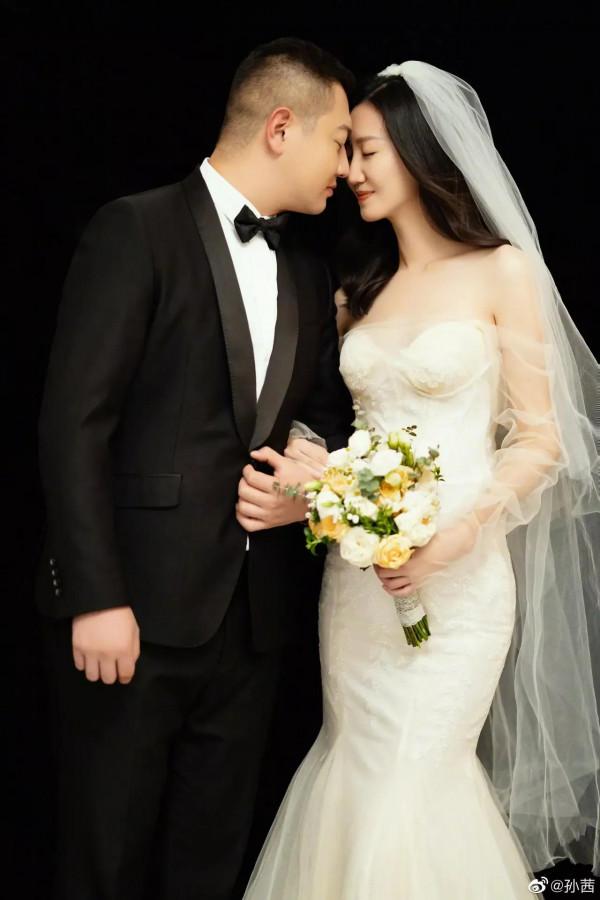 孫茜曬妹妹婚紗照，祝賀新婚，但是很遺憾自己去不了