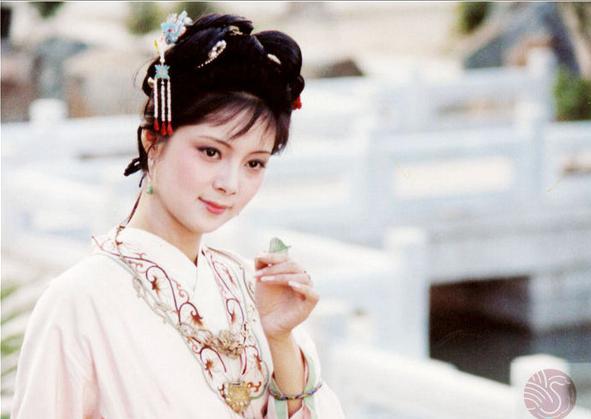 《紅樓夢》中的冷香丸真能治好薛寶釵的病嗎？