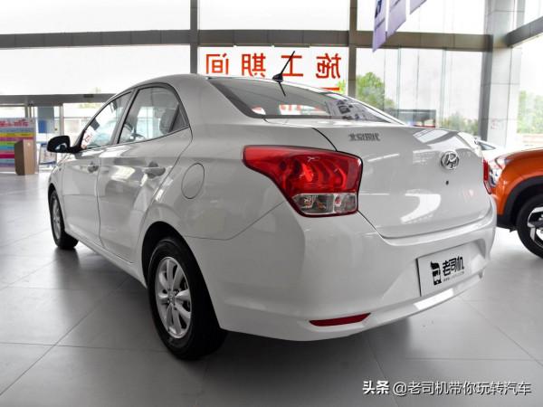 價格不到5萬,油耗5.1L/100km的合資三廂代步車,實拍現代瑞納 價格不到5萬,油耗5.1L/100km的合資三廂代步車,實拍現代瑞納