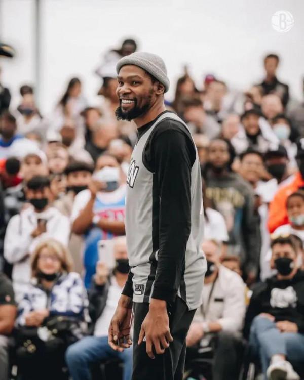 11號歐文參加訓練了，見到他真的太好了