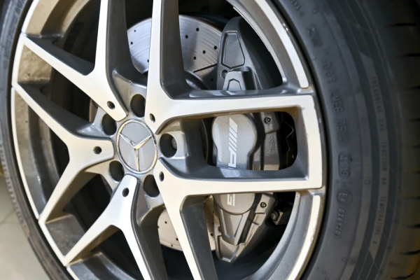 4.4秒破百的二手GLA45 AMG,是SUV更是效能猛獸 4.4秒破百的二手GLA45 AMG,是SUV更是效能猛獸