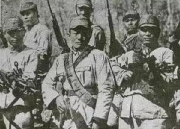 日本戰敗後,在東北的日本人為何把一位中國將軍的名字縫衣服上? 日本戰敗後,在東北的日本人為何把一位中國將軍的名字縫衣服上?