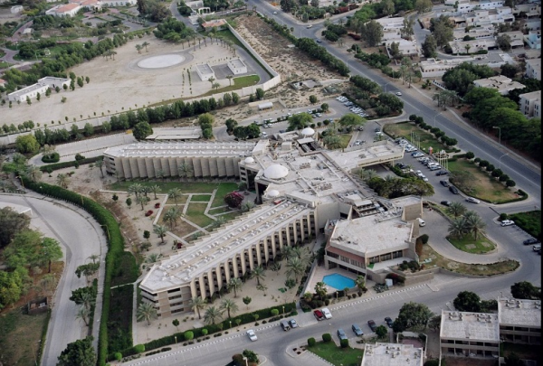 中東面面觀丨F1大獎賽首次落戶沙特 石油王國為何對汽車產業如此上心？