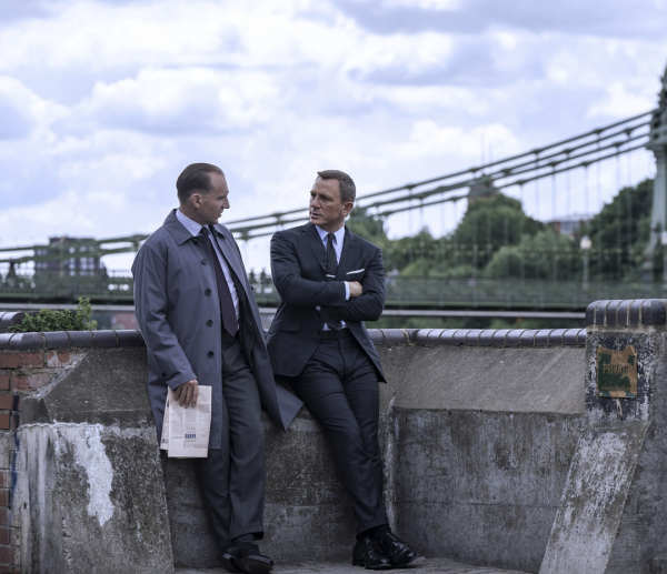 《007無暇赴死》53歲硬漢特工都穿了啥？曾被評為最佳著裝男士