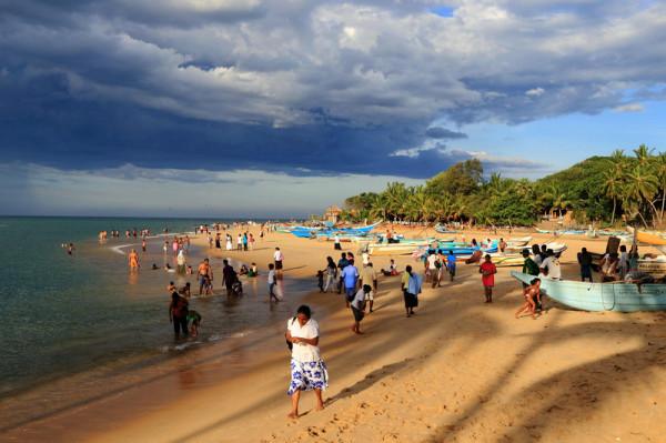 南亞9級大地震的真實場景,巨浪捲起50幾米高,這場面才叫恐怖 南亞9級大地震的真實場景,巨浪捲起50幾米高,這場面才叫恐怖