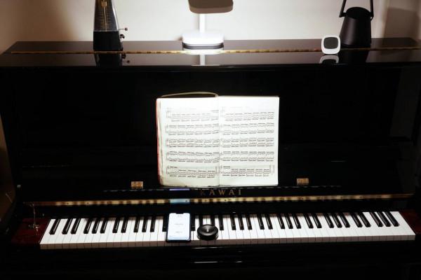 室內練習皮亞諾的最佳伴侶---明基Piano Light鋼琴燈資料評測 室內練習皮亞諾的最佳伴侶---明基Piano Light鋼琴燈資料評測