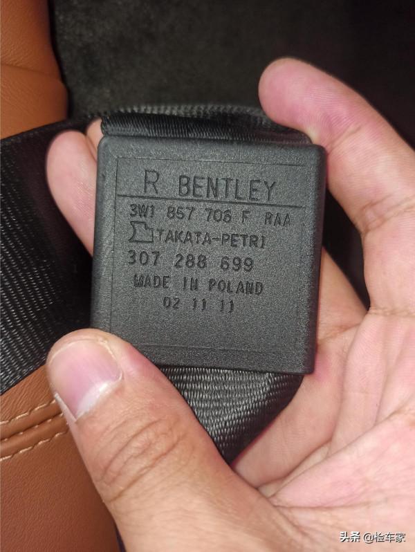 九年的二手車賣130萬，不成想內飾功能沒反應，買主：留著報廢吧