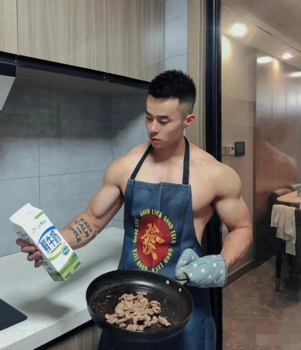 181cm高顏值教練,這畫面太優啦.... 181cm高顏值教練,這畫面太優啦....