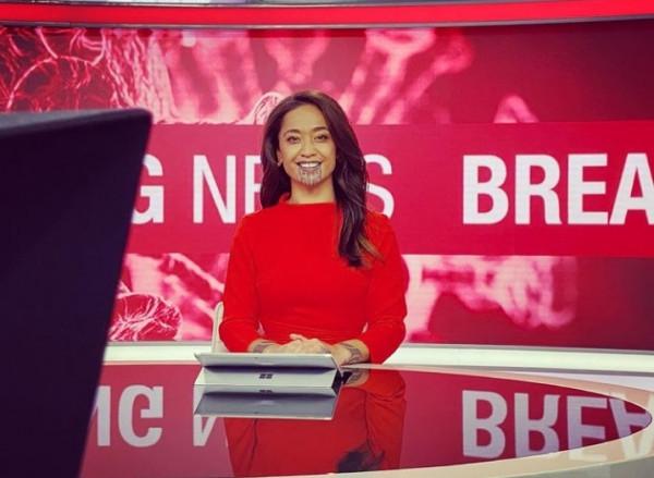 擁有毛利臉部傳統刺青主持人，成為第一個紐西蘭黃金時段新聞主播