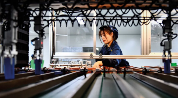 警惕八大經濟風險