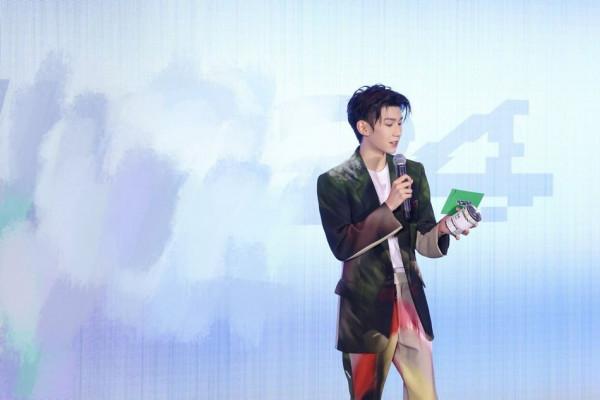 TFBOYS團魂滿滿：王源零點為王俊凱慶生，易烊千璽卡點失敗有原因