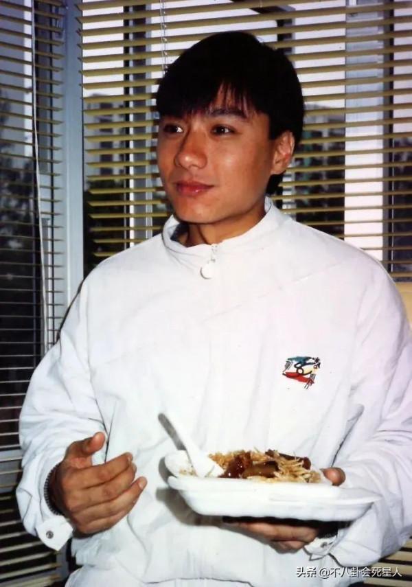 14位香港老牌男神,年輕時個個是大帥哥,40歲後顏值大跌 14位香港老牌男神,年輕時個個是大帥哥,40歲後顏值大跌