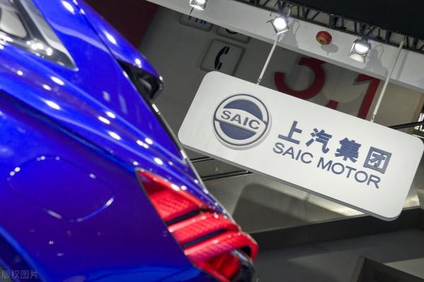 北上資金重點加倉名單曝光!四行業最受青睞,新能源航母在列 北上資金重點加倉名單曝光!四行業最受青睞,新能源航母在列