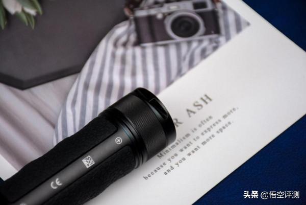 功能超強的手電：3D轉輪+無極調光+超高亮度，傲雷探索家3 Pro評測