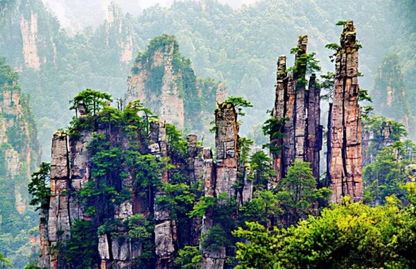 湖南一景區躥紅，有奇峰三千，秀水八百美稱，據市區40分鐘車程