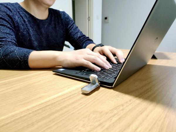 手機擴容,電腦檔案互傳就這麼簡單,aigo雙口超小固態隨身碟體驗 手機擴容,電腦檔案互傳就這麼簡單,aigo雙口超小固態隨身碟體驗