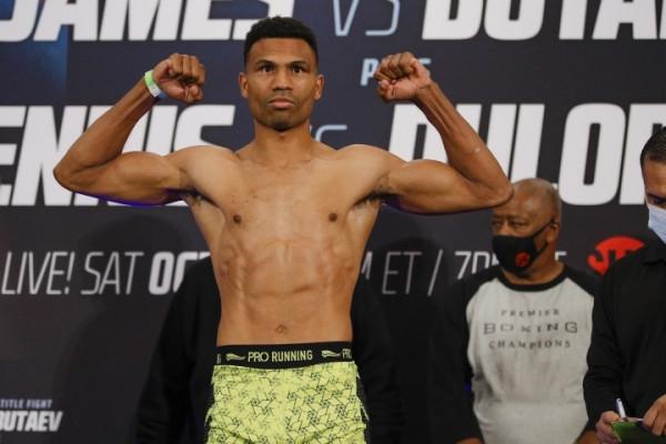 只用一個回合就結束比賽!美國知名新秀恩尼斯今天擊敗老將杜勒姆 只用一個回合就結束比賽!美國知名新秀恩尼斯今天擊敗老將杜勒姆