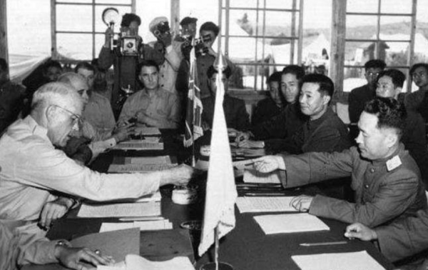 長津湖打到第7天，金日成提個問題，毛主席堅決提醒：美國不可信