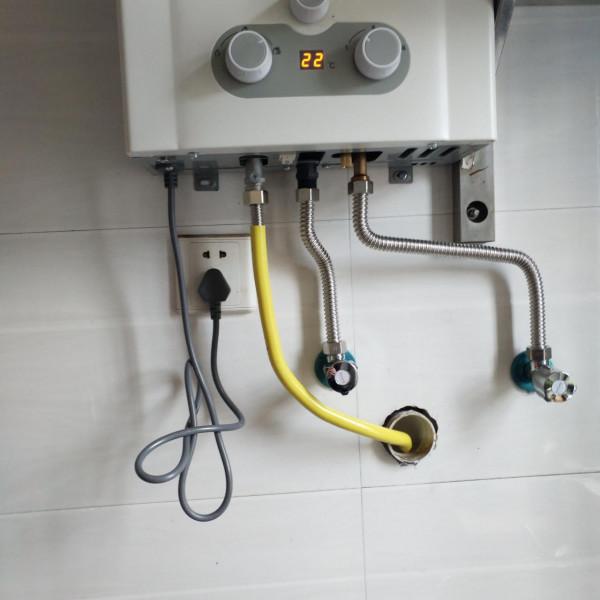 裝修時提心吊膽地埋了3根PVC管，入住後發現真好用