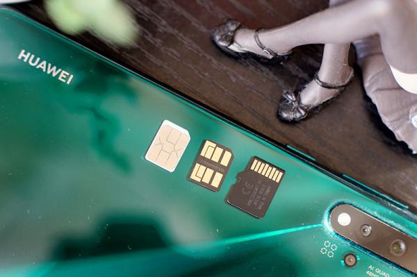 國潮精品大華NM儲存卡，隨心擴充套件手機空間