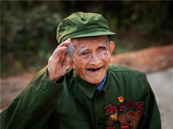 93年老兵做手術，事後兒子申請報銷遭怒吼：誰讓你報，家裡沒錢嗎