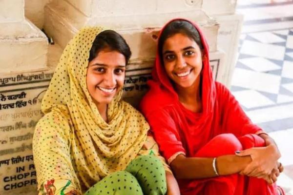 說了你估計不信,100元人民幣究竟能讓印度美女為你做哪些服務? 說了你估計不信,100元人民幣究竟能讓印度美女為你做哪些服務?