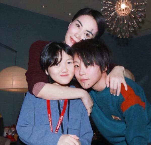 李亞鵬的女兒也長大了，真是女大18變，越長越好看