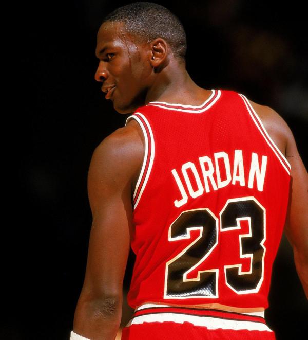 喬丹87-88賽季榮譽大滿貫,攻防一體的表現果然籃球之神 喬丹87-88賽季榮譽大滿貫,攻防一體的表現果然籃球之神