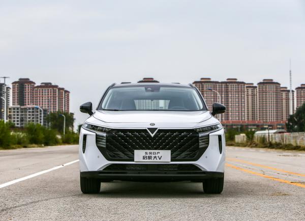 擁有寬體轎跑SUV的車身，合資車的品質，啟辰大V預售10.3萬元起