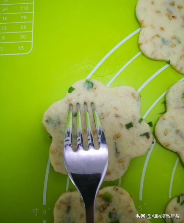 想吃餅乾自己做，少油、少鹽，可充飢可解饞，大人小孩都喜歡