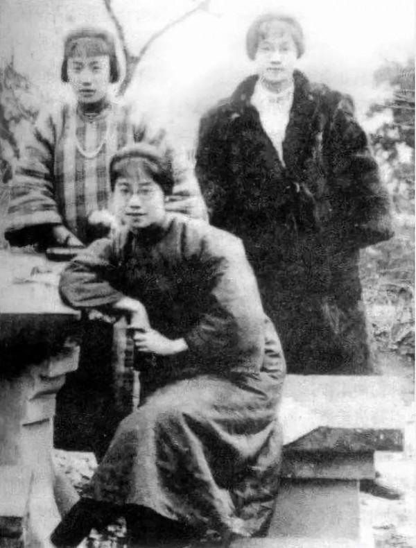 毛彥文:苦等未婚夫六年,等來解除婚約的訊息,轉身嫁給同學父親 毛彥文:苦等未婚夫六年,等來解除婚約的訊息,轉身嫁給同學父親