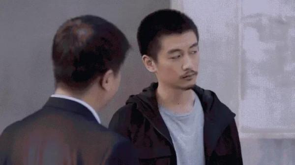 《突圍》斬獲收視冠軍，陳曉劇中造型和以往判若兩人