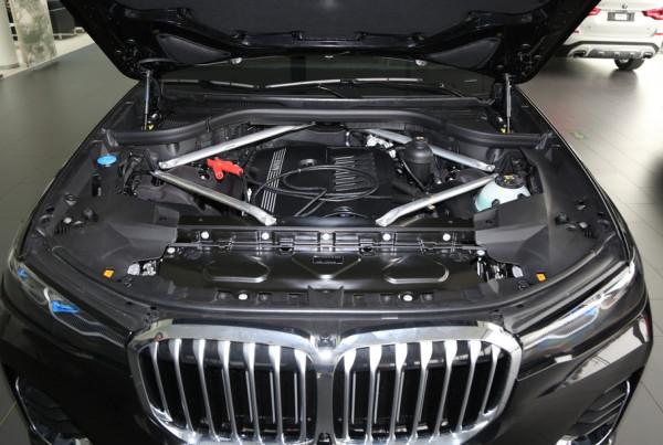 自駕出遊遇暴雨?不要慌!擁有一輛SUV最保險 3款全尺寸7座SUV推薦 自駕出遊遇暴雨?不要慌!擁有一輛SUV最保險 3款全尺寸7座SUV推薦