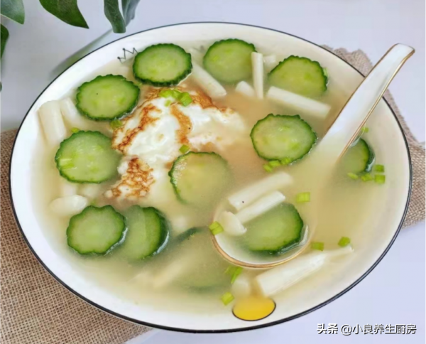 冬季,這湯我隔幾天必做一次,簡單易學,營養極高,全家人都愛喝 冬季,這湯我隔幾天必做一次,簡單易學,營養極高,全家人都愛喝