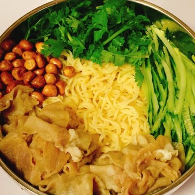 吃一次就愛上的麻醬肥牛拌麵，味道絕了