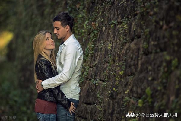 Kelli Fox 丨水瓶座2022年運勢詳細報告