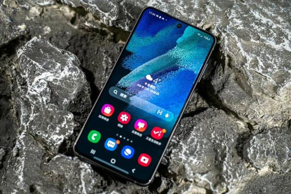 二款效能強勁與長焦攝影的低價位手機配置解讀