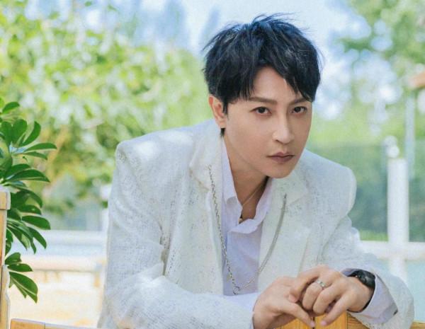 《小俠龍旋風》播出30年,兩位男主近況懸殊,神仙姐姐退圈多年 《小俠龍旋風》播出30年,兩位男主近況懸殊,神仙姐姐退圈多年