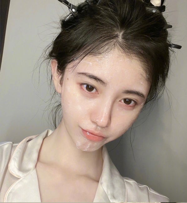 新生代女星流行毛髮旺盛的人設？髮際線內卷，你第一個想到的是誰