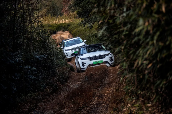 路虎極光/發現運動PTA電動架構與燃油版有多大不同？