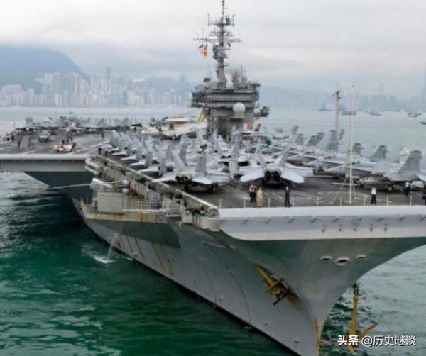 26噸艦載機降落航母時，拉斷阻攔索，直接抽斷8名美軍雙腿