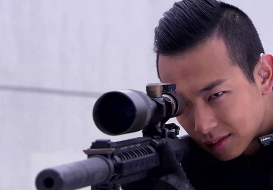 愛國港星梁烈唯：因愛國言論遭雪藏、被排擠，如今苦盡甘來終成王