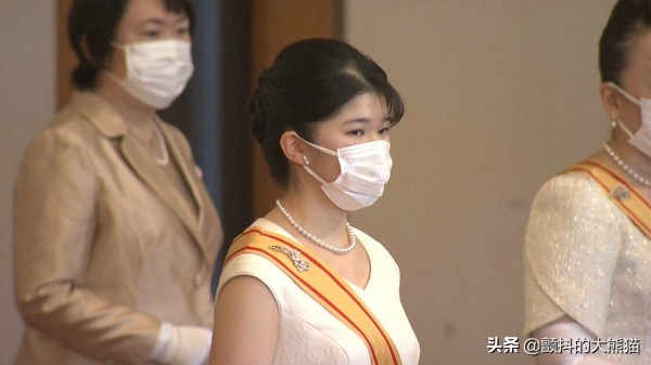 照片錦集：“新年祝賀儀式”愛子公主身著長裙 首次執行公務