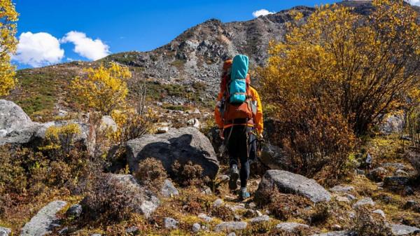 川西海拔最高最大最藍的海子——亞莫措根