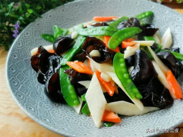 中秋家宴，別全都是大魚大肉，12道素菜小炒，葷素搭配，清淡解膩