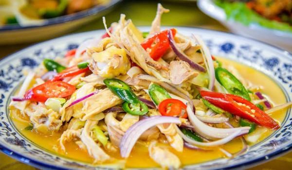 又麻又辣的新疆椒麻雞吃起來有多過癮呢? 又麻又辣的新疆椒麻雞吃起來有多過癮呢?