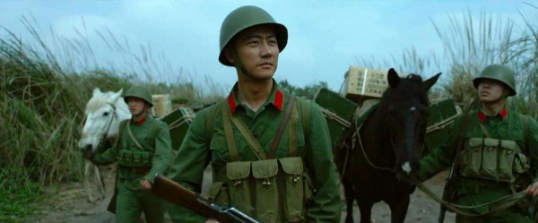 《芳華》戰鬥場面解析：越軍伏擊，解放軍反伏擊