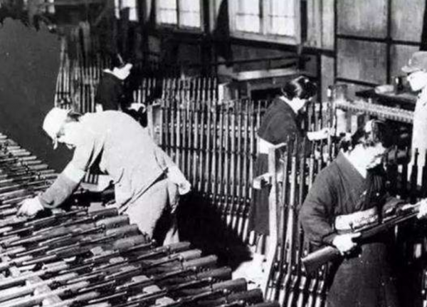 1945年李梅火攻,美國最瘋狂的軍事行動,徹底摧毀了日本工業 1945年李梅火攻,美國最瘋狂的軍事行動,徹底摧毀了日本工業